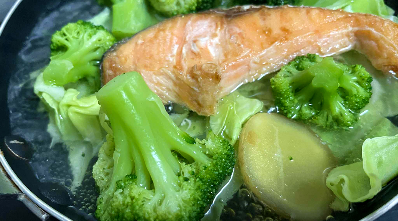 生姜を加えて水を150cc